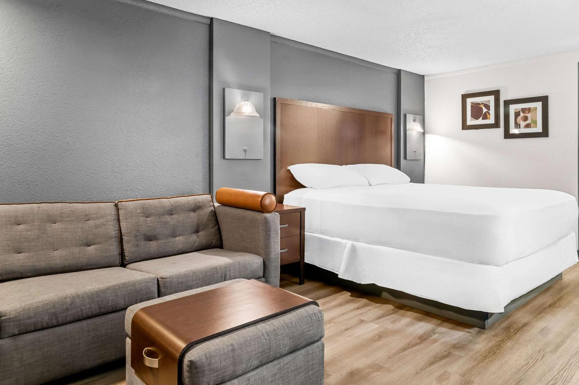Rodeway Inn & Suites Saginaw Ngoại thất bức ảnh